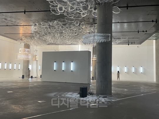 필립 파레노 개인전 '보이스'(VOICES) 전시 전경. 사진=박은희 기자